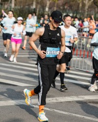 GA黄金甲体育-姚琛完成人生首个半马，上海赛场见证突破|马拉松|线下活动|半程马拉松|半程|彩虹_新浪体育_新浪新闻